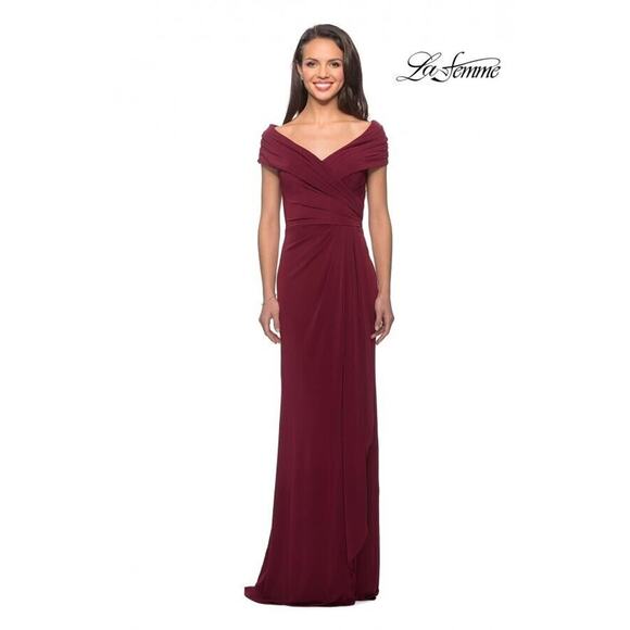 La Femme Dresses & Skirts - La Femme NWOT Off-the-shoulder Elegant Jersey Dress 26519 Wine Size 6
